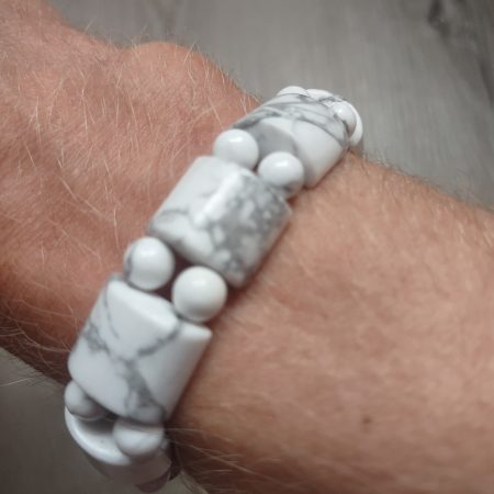 howlite bracelet