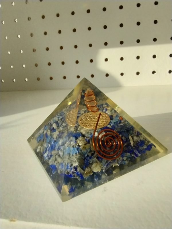 Lapis Lazuli Orgonite Pyramid 3" w/ Spiral Copper - Image 7