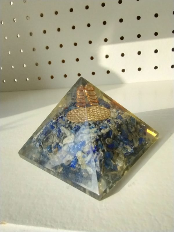 Lapis Lazuli Orgonite Pyramid 3" w/ Spiral Copper - Image 4