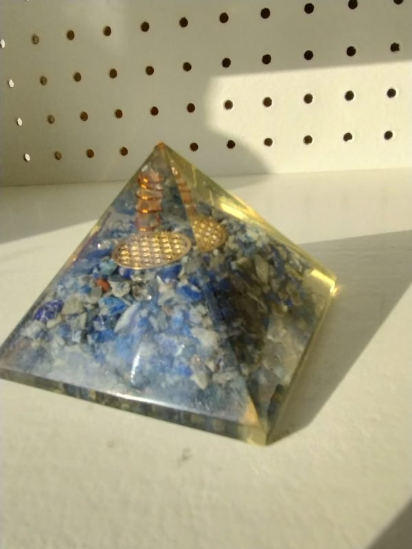 Lapis Lazuli Orgonite Pyramid 3" w/ Spiral Copper - Image 5