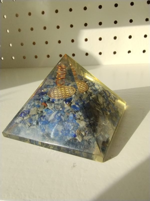 Lapis Lazuli Orgonite Pyramid 3" w/ Spiral Copper - Image 6