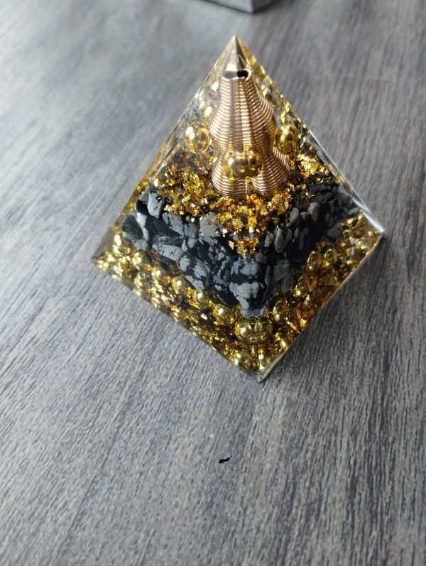 Snowflake obsidian / copper / gold Orgonite Pyramid - Image 2